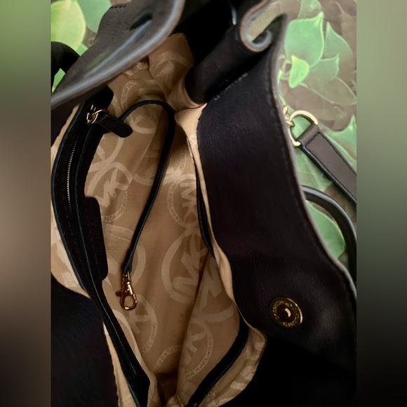 Authentic Michael Kors Hamilton Leather Handbag Baguette Tote Bag Button Closure - Picture 6 of 9